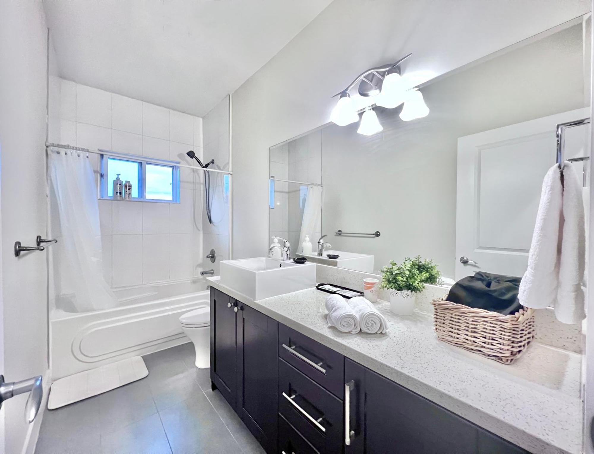 Si & Daniel Home Near Yvr Airport & Skytrain Separate Entry Free Parking Richmond Exteriör bild