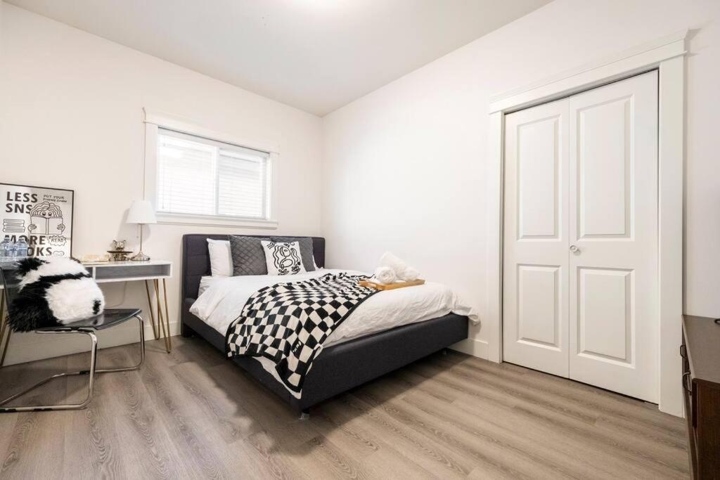 Si & Daniel Home Near Yvr Airport & Skytrain Separate Entry Free Parking Richmond Exteriör bild