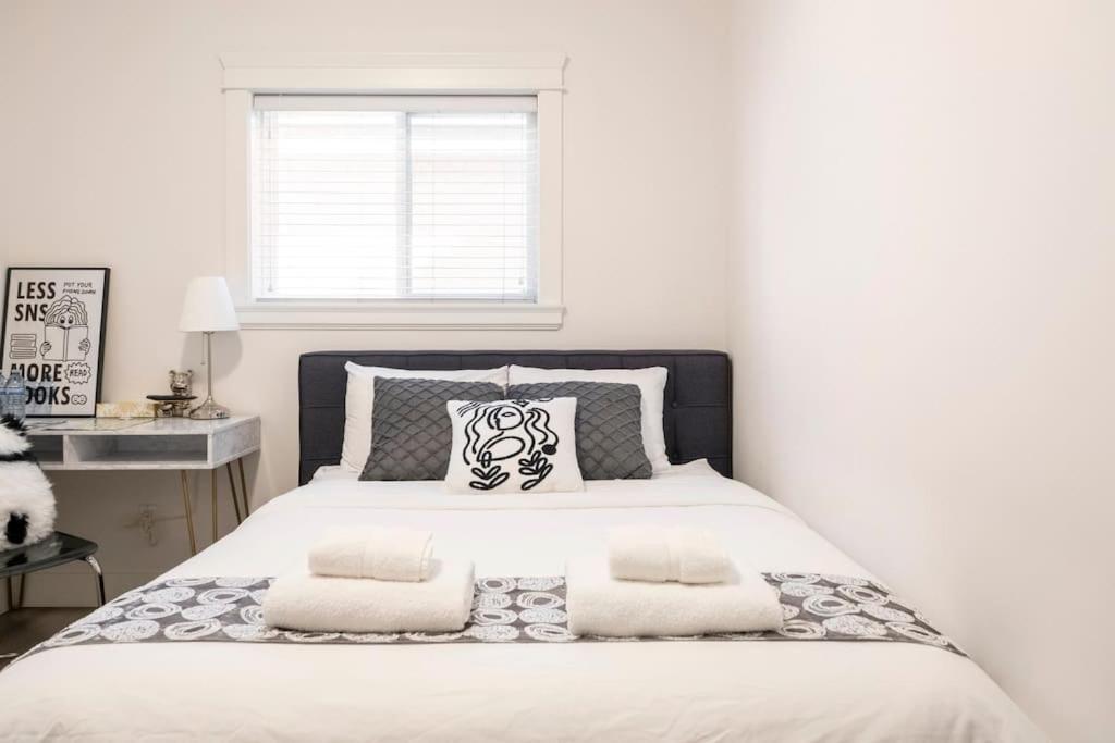 Si & Daniel Home Near Yvr Airport & Skytrain Separate Entry Free Parking Richmond Exteriör bild